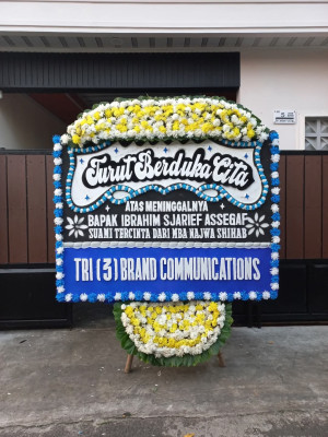 Papan Bunga Duka di Paniai Barat